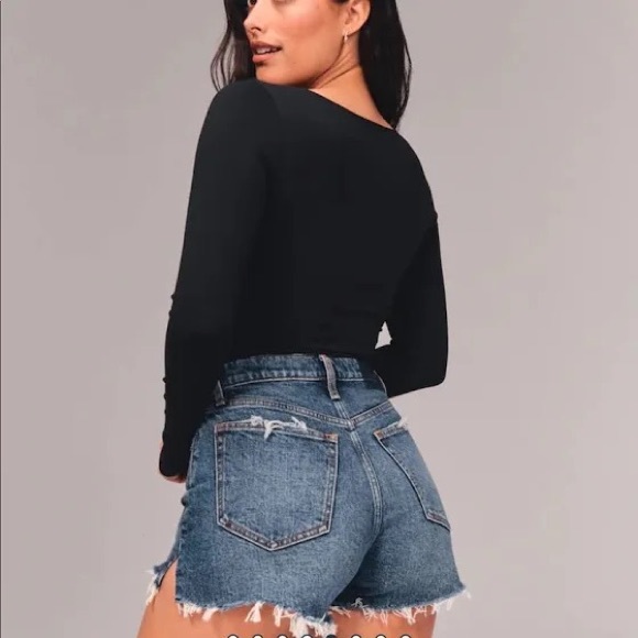 High Rise Mom Short - Picture 4 of 4